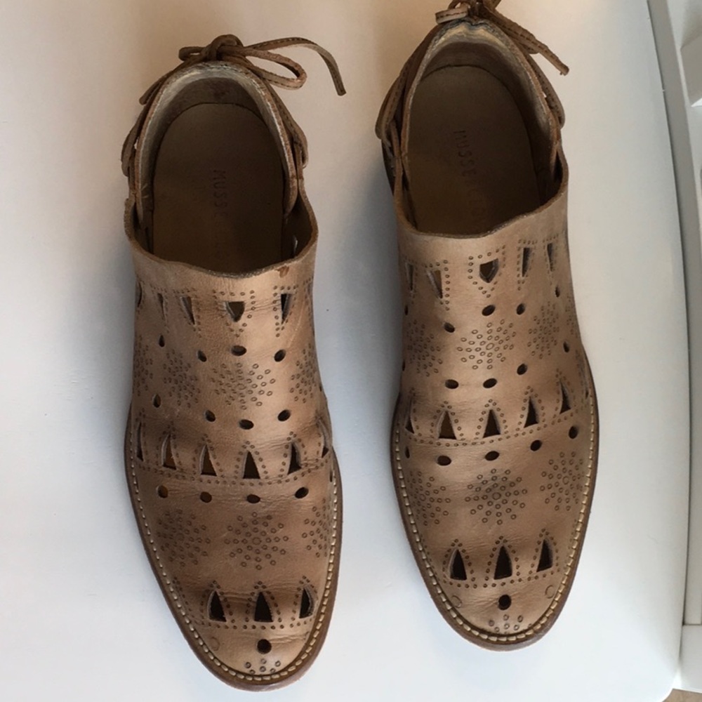 Anthropologie MUSSE & CLOUD Annise tan leather cut booties, size 7